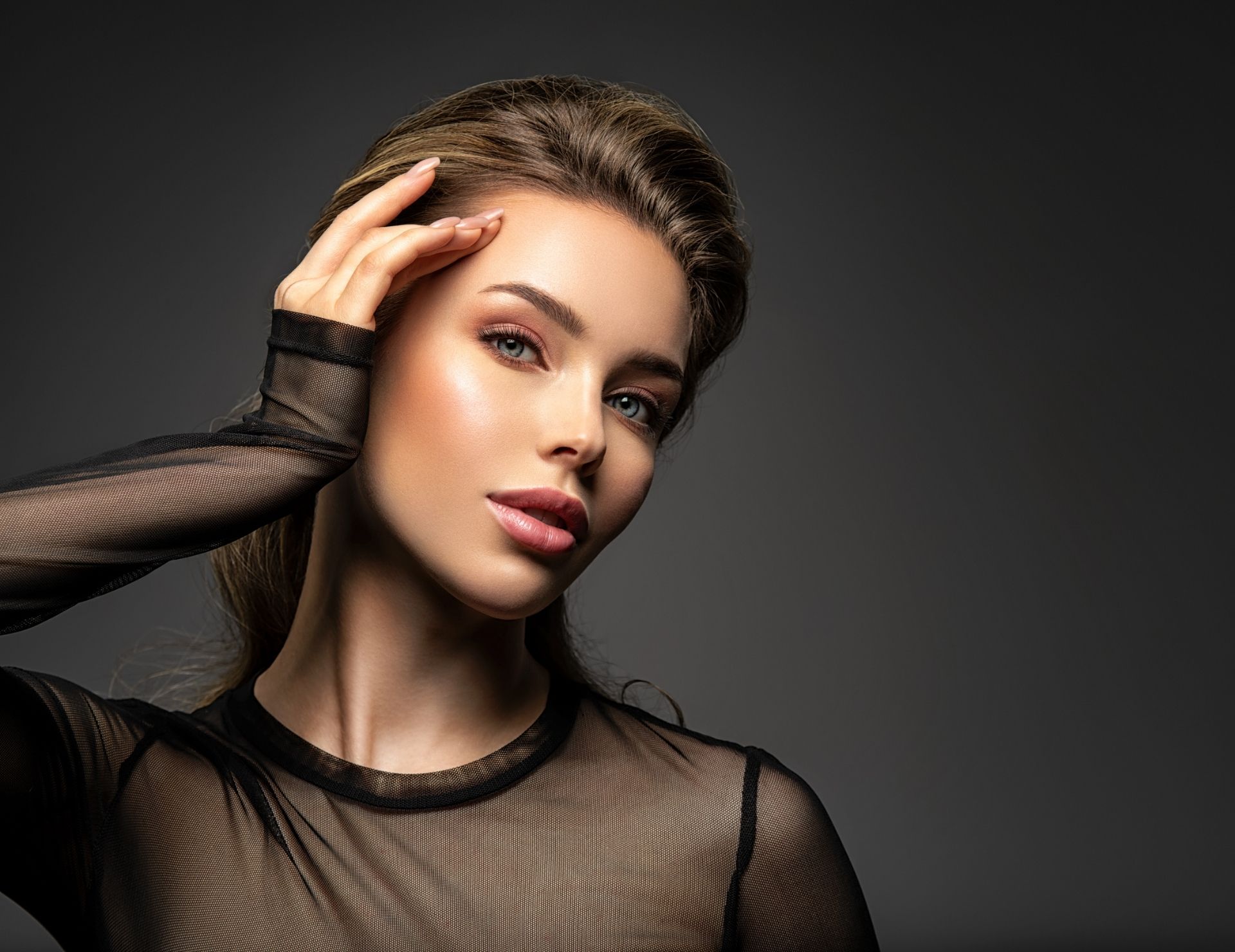 Augenbrauen formen und färben sowie Wimpern färben im Kosmetikstudio Si Bella Bielefeld